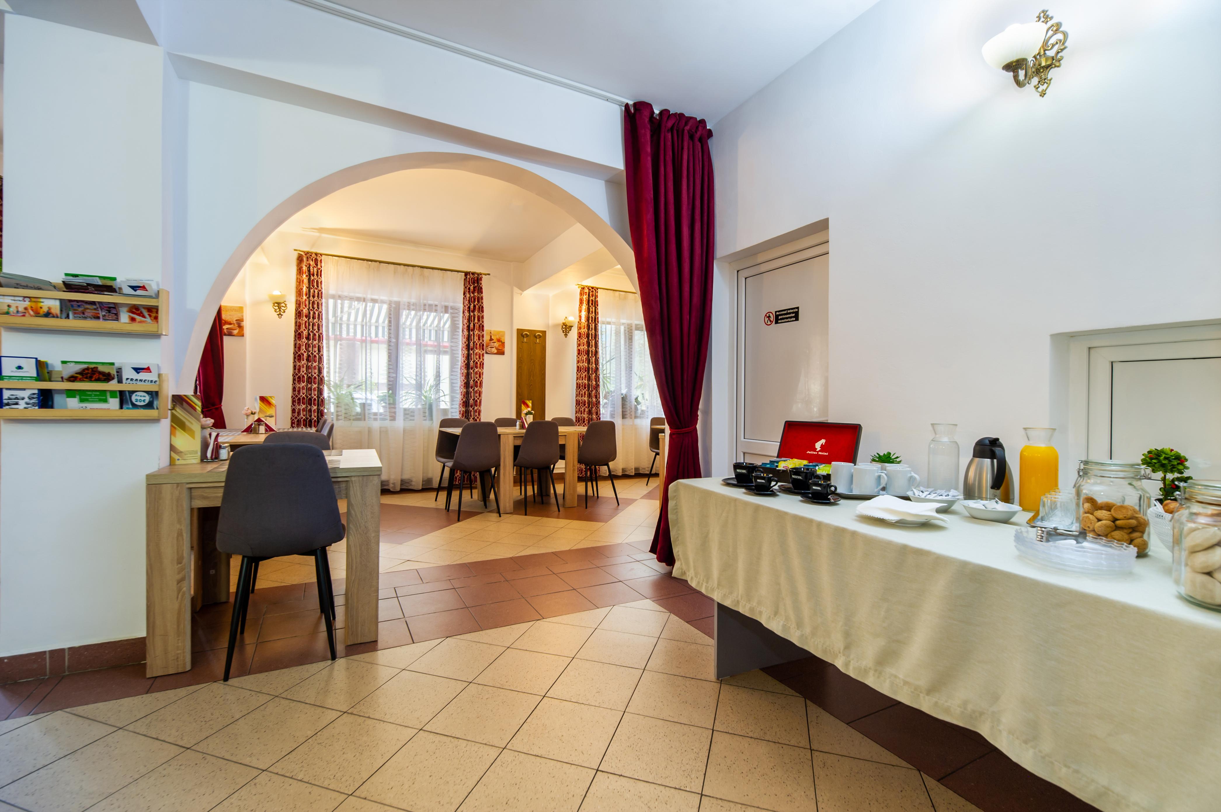 Hotel Long Street 3*