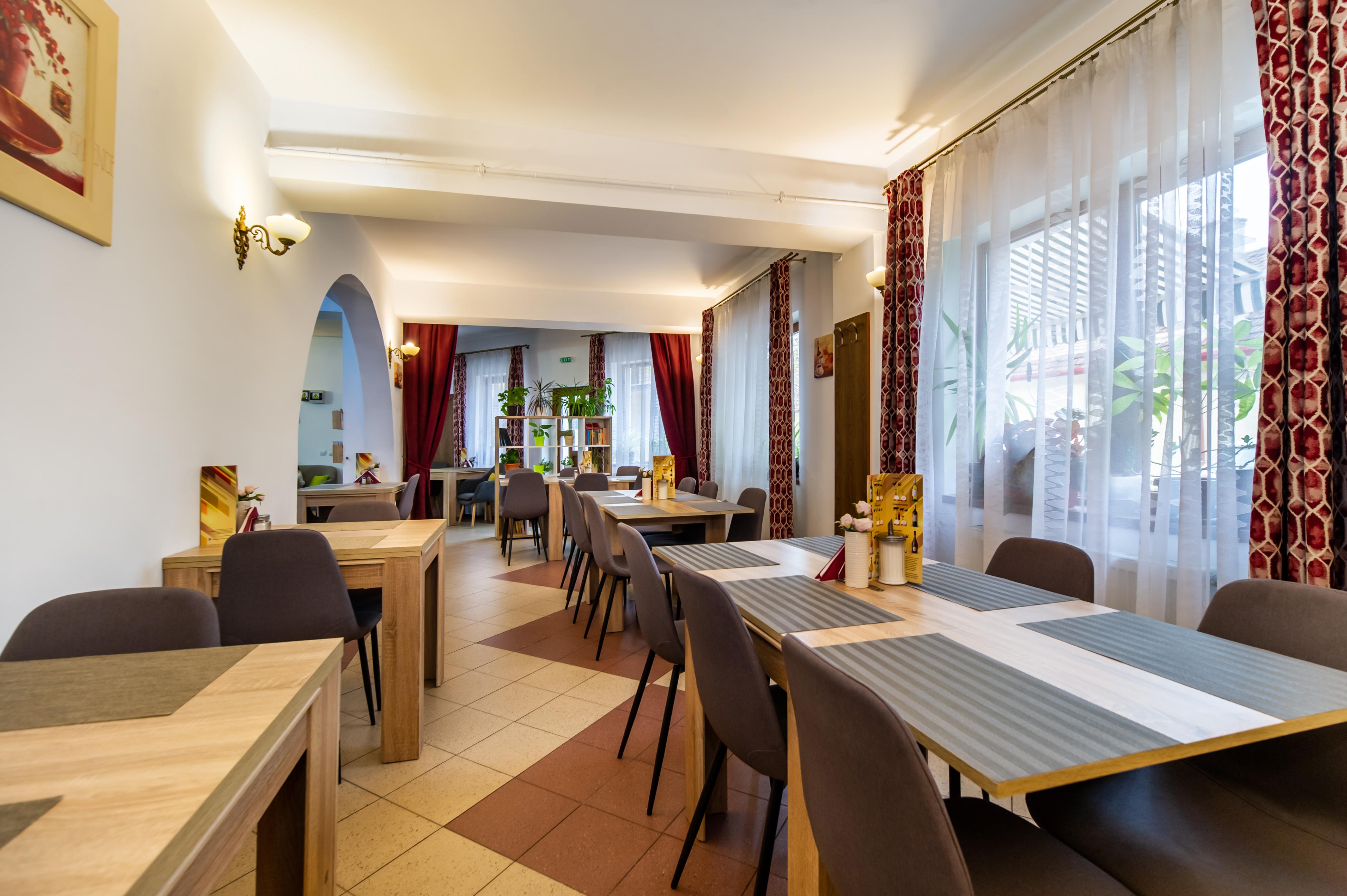 Long Street 3* Brașov