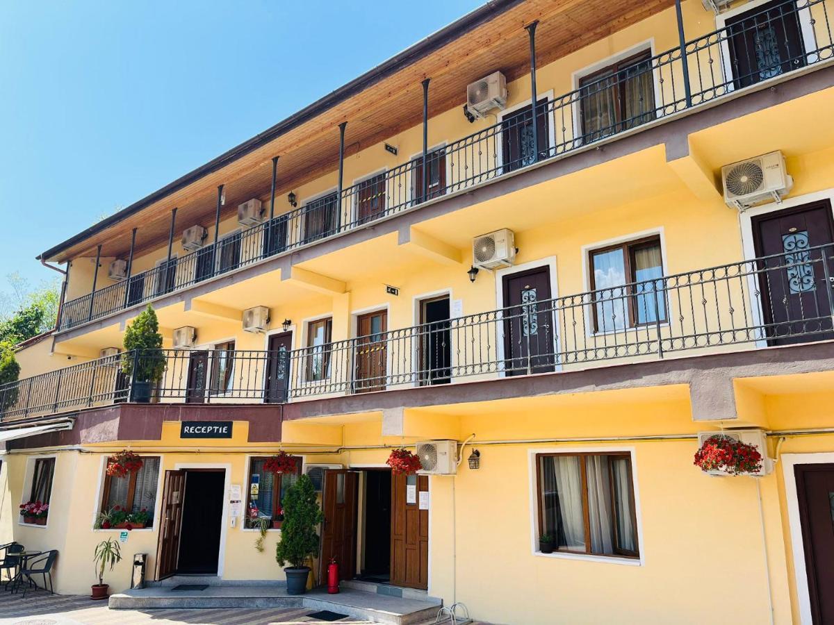 Long Street Hotel 3*