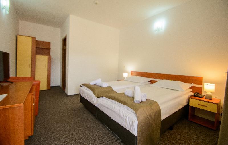 Long Street Hotel 3*