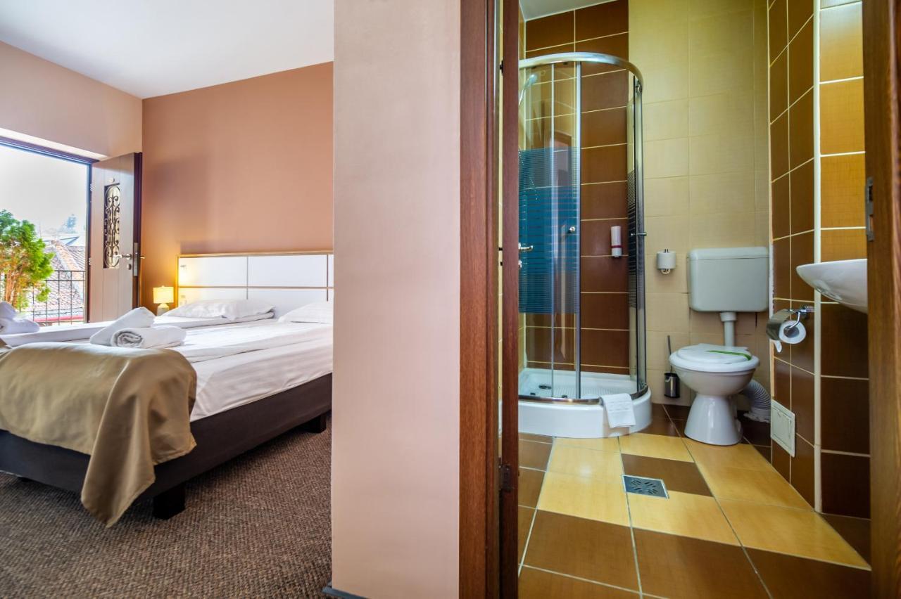 Long Street 3* Brasov